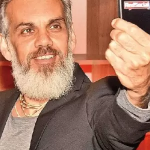 Roban a Leo Rub�n su iPhone 17 Pro Max y extraen G. 40 millones de su banca m�vil