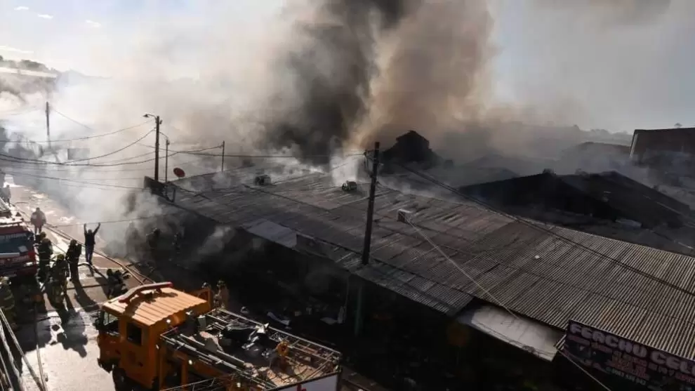 Incendio en el Mercado municipal de Itauguá.