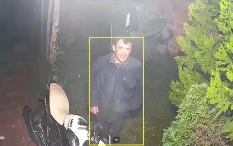 El hombre fue descubierto y se retir� de la casa sin lograr el hurto.