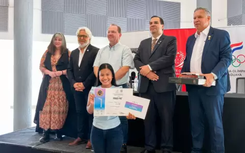 Entrega de premios de la edici�n anterior.