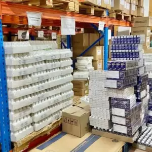 Entrega de medicamentos e insumos.