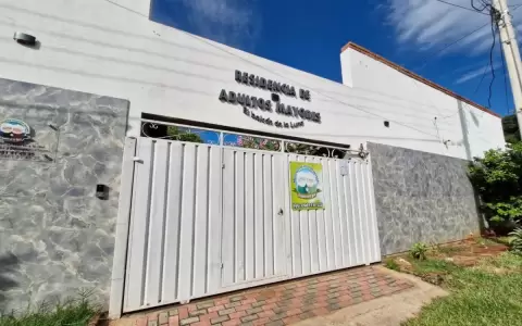 Residencia de adultos mayores "El Balc�n de la Luna" en Capiat�.