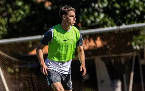Juan Fernando Alfaro, uno de los que se perfila como titular para el encuentro de este viernes ante Recoleta.