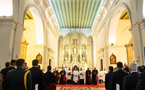 Tradicional Te Deum ante las autoridades nacionales.