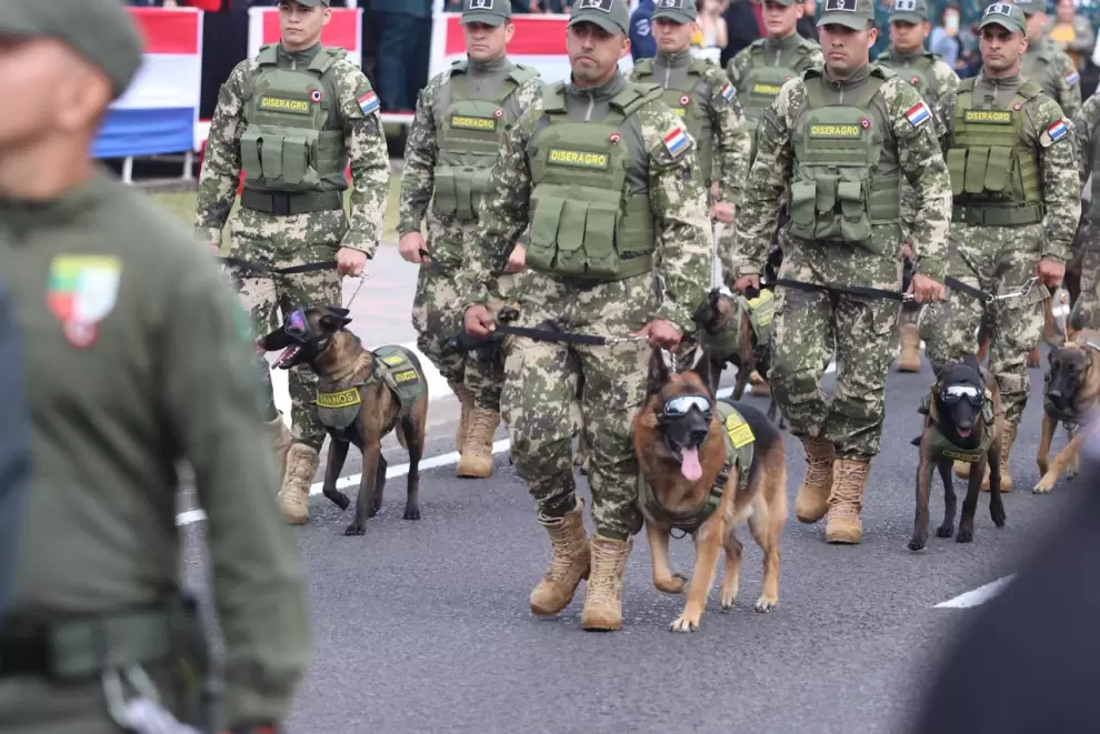 Desfile militar-policial por las fiestas patrias 2026.