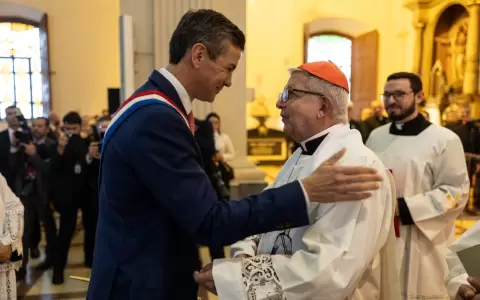 Santiago Pe�a y Adalberto Mart�nez durante el Te Deum por las fiestas patrias 2026.