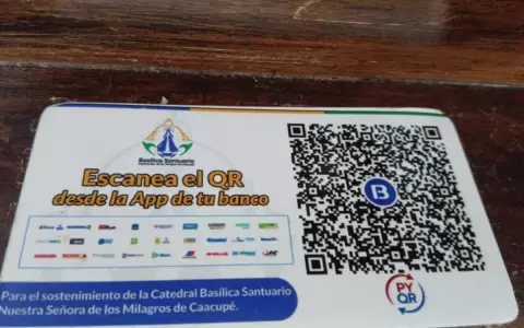 Digitalizaci�n en la iglesia de Caacup� para el diezmo.