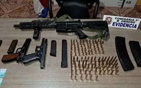 Incautaron del poder de los detenidos armas de grueso calibre.