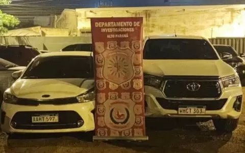 Camionetas robadas fueron recuperadas durante un procedimiento policial en Ciudad del Este.