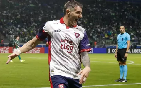 Pablo Vegetti, autor del �nico tanto de la noche en el Allianz Parque.