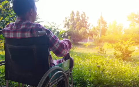 �C�mo afectan la cafe�na, el alcohol, la marihuana y la nicotina a los s�ntomas de la EM?