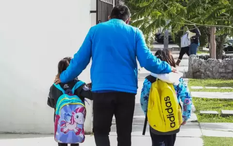 Ciudad de M�xico regula uso de tel�fonos m�viles en escuelas