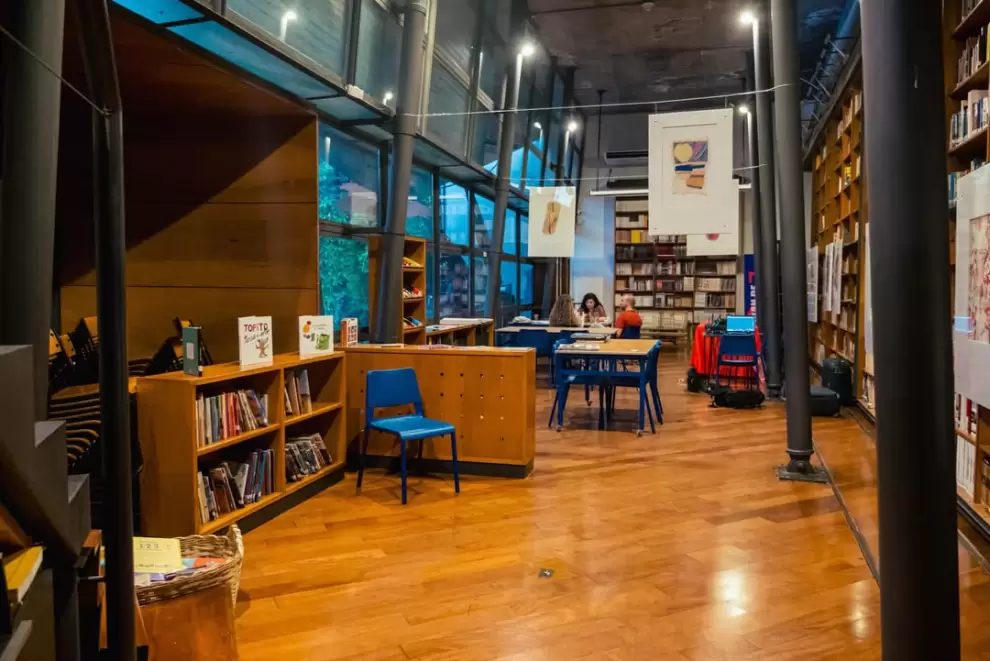 Vista de sala de la muestra "Topograf�a de un desplazamiento". Cortes�a