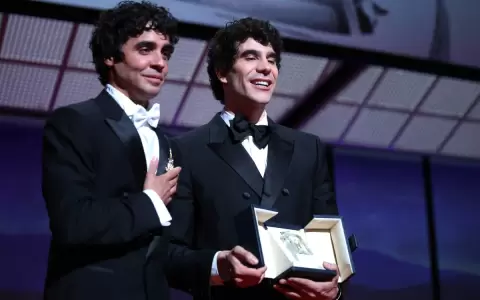 Javier Ambrossi y Javier Calvo, ganadores del premio a la Mejor Direcci�n en Cannes 2026 por "La Bola Negra"