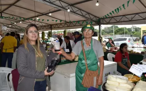 La Asociaci�n de Mujeres Productoras Virgen de Caacup� en las Ferias de la Agricultura Familiar del MAG.