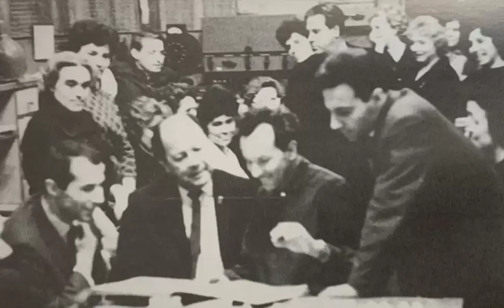 Flores con el director ruso Yuri Aranovich y el tenor Vladimir Majov. Mosc�, 1969. Archivo