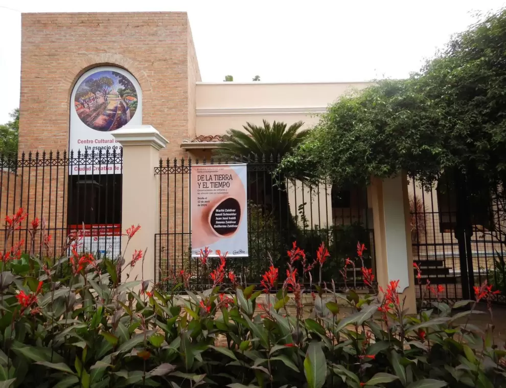 Centro Cultural del Lago en Aregu�. Cortes�a