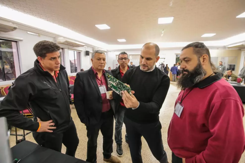 Verificaci�n t�cnica de m�quinas de votaci�n para t�cnicos de la ANR.