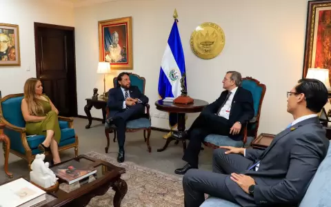 F�lix Ulloa, en reuni�n con representantes de CERTAL y autoridades salvadore�as para impulsar iniciativas de cooperaci�n orientadas a la modernizaci�n