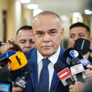 "Bachi" N��ez advierte que impedir�a retorno de Kattya Gonz�lez al Senado