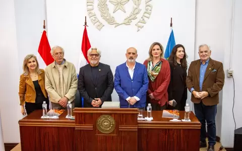 Presentaci�n de la muestra colectiva "Ovie2 - Unidos por el arte".