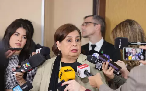 Esperanza Martinez, senadora.