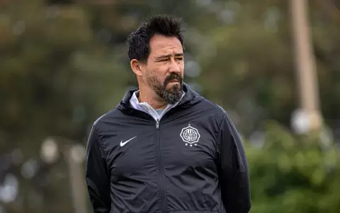 Pablo "Vitamina" S�nchez, director t�cnico de Olimpia.
