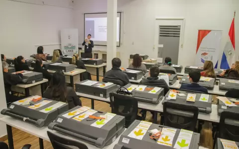Capacitaci�n de funcionarios en el TSJE.