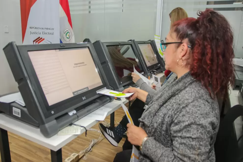 Capacitaci�n de funcionarios en el TSJE.