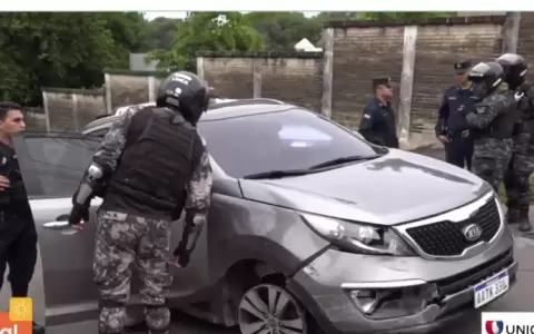 Hallan veh�culo con impacto de bala tras persecuci�n policial en Asunci�n
