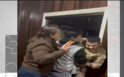 Brasile�o detenido por presunta posesi�n de droga protagoniza violento y agresi�n a policia.