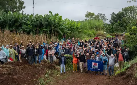 Puerto Iguaz� reuni� experiencias diversas, con agricultores y t�cnicos de Misiones y Jujuy, junto a delegaciones de Brasil, Bolivia y Colombia.