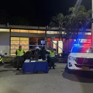 En el operativo han sido incautados m�s de 1.200 cartuchos, 18 cargadores para fusil y un ca��n de ametralladora, entre otros elementos b�licos.