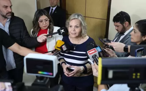 Lilian Samaniego.
