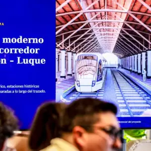 Maqueta de lo que ser� el Tren de Cercan�as en Paraguay.