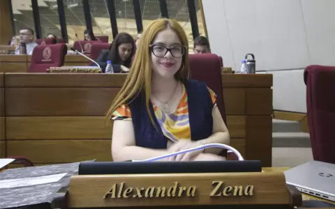 Diputada Alexandra Zena