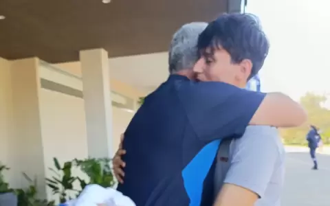 El regalo que emocion� a Gustavo Alfaro antes de partir al Mundial