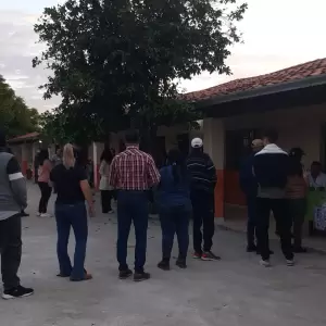 Cierran locales: TSJE recuerda que votantes en fila podr�n sufragar