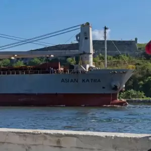 El buque de bandera paname�a Asian Katra ya hab�a transportado ayuda humanitaria a La Habana.