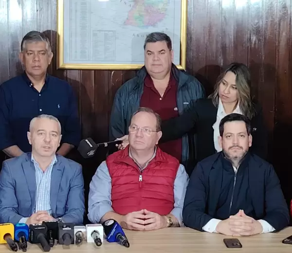 Conferencia de Camilo P�rez junto a Dani Centuri�n y otros.