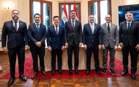 Santiago Pe�a anunci� alianza con la empresa Starlink.