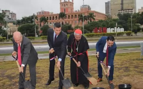 Inician obras de monumento a la Virgen de la Asunci�n en la Costanera