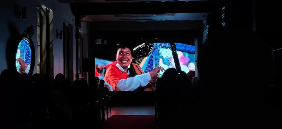 Escena del documental "Mborayhu Por�: Luis Szar�n".