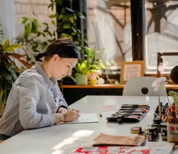 Taller de pintura - persona pintando