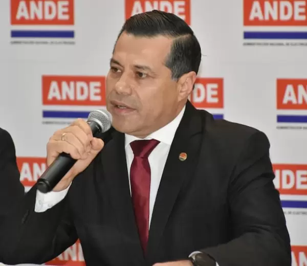 F�lix Sosa desmiente rumor de renuncia y reivindica el trabajo t�cnico tras la derogaci�n de los decretos energ�ticos