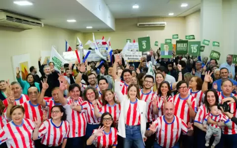 Acto pol�tico de Soledad N��ez con la camiseta de la albirroja.