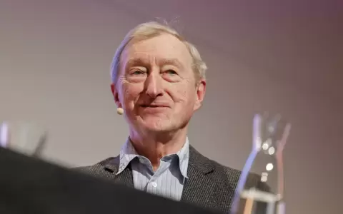 Julian Barnes.