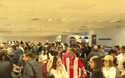Fiebre mundialista en el aeropuerto internacional Silvio Pettirossi.