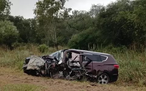 El coche de Sa�l Salcedo tras el accidente que tuvo lugar en la ciudad de Resistencia, Argentina.