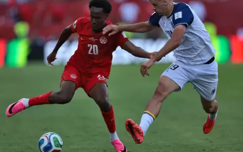 Canad� empata con Bosnia en el debut